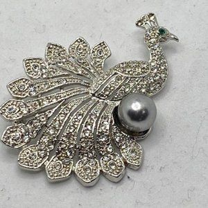 Vintage Rhinestone Silver Peacock Brooch